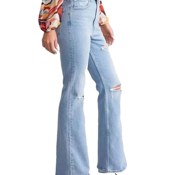 Size 30 Levi’s Premium 70's High Rise Flare Jean in You and I Good - Picture 7 of 8